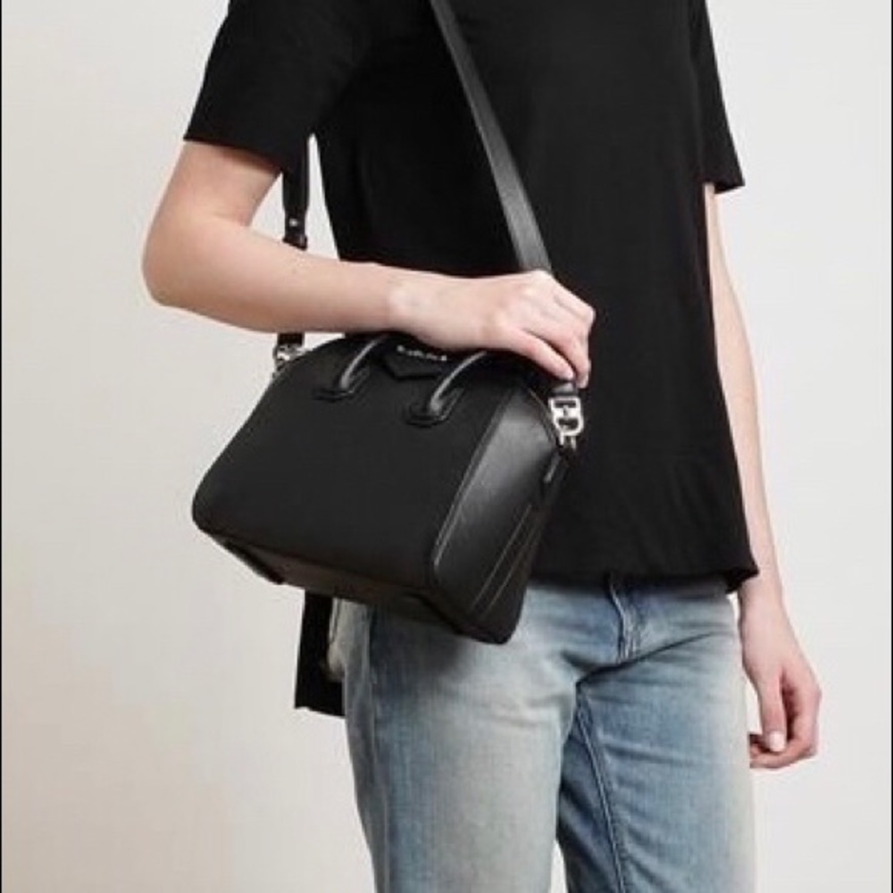 GIVENCHY mini antigona leather crossbody!